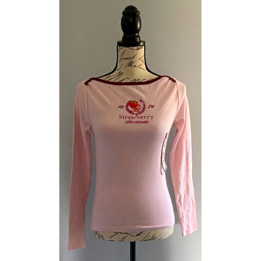 Women’s Strawberry Shortcake Boat Neck Long Sleeve T-Shirt Size M NWT A12